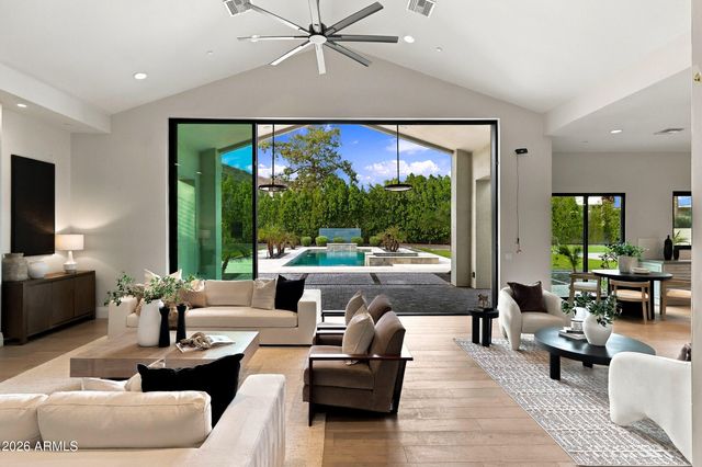 6246 E HILLCREST Boulevard, Scottsdale, AZ 85251