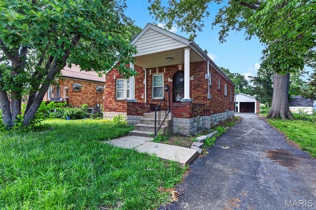 9259 E Breckenridge Road, Breckenridge Hills, MO 63114