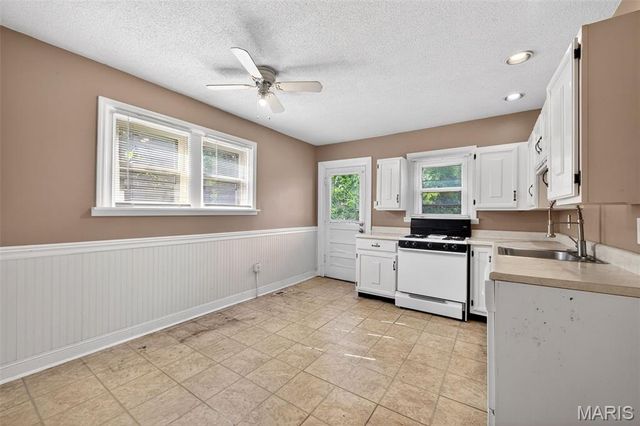 9259 E Breckenridge Road, Breckenridge Hills, MO 63114