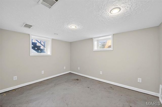 9259 E Breckenridge Road, Breckenridge Hills, MO 63114