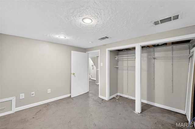 9259 E Breckenridge Road, Breckenridge Hills, MO 63114