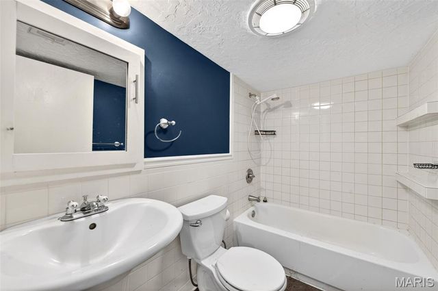 9259 E Breckenridge Road, Breckenridge Hills, MO 63114