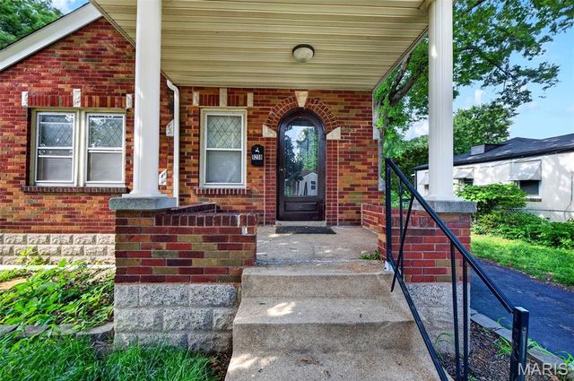 9259 E Breckenridge Road, Breckenridge Hills, MO 63114