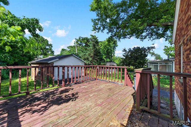 9259 E Breckenridge Road, Breckenridge Hills, MO 63114