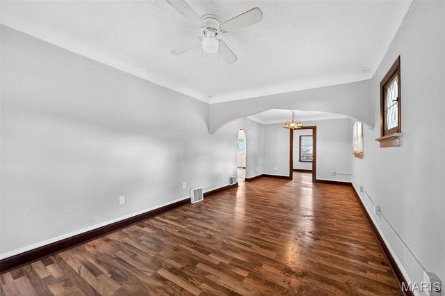 9259 E Breckenridge Road, Breckenridge Hills, MO 63114