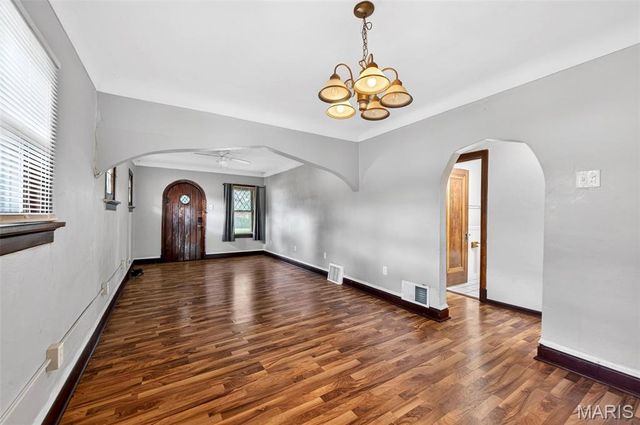 9259 E Breckenridge Road, Breckenridge Hills, MO 63114