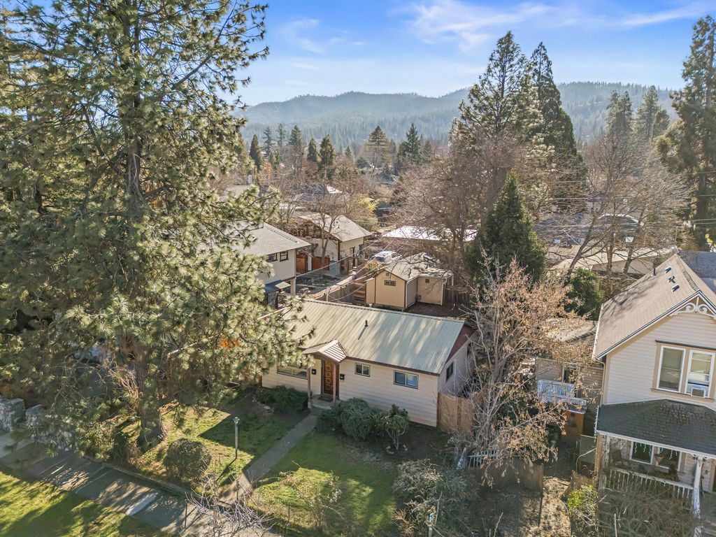 840 B Street, Ashland, OR 97520