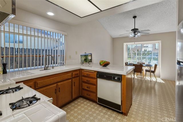 22844 Climbing Rose, Moreno Valley, CA 92557