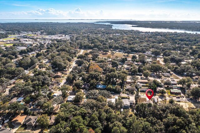 110 4th Street, Niceville, FL 32578
