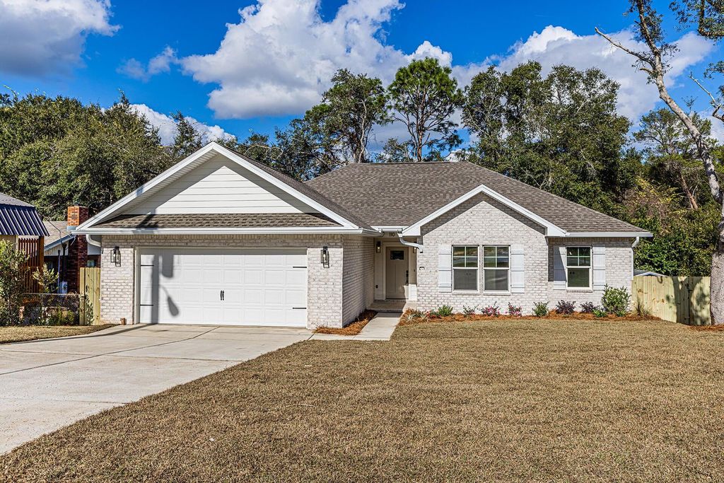 110 4th Street, Niceville, FL 32578