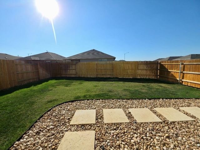 102 Oxbow TER, Bastrop, TX 78602