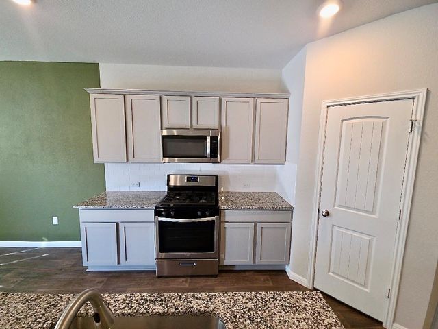 102 Oxbow TER, Bastrop, TX 78602