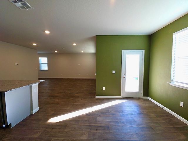 102 Oxbow TER, Bastrop, TX 78602