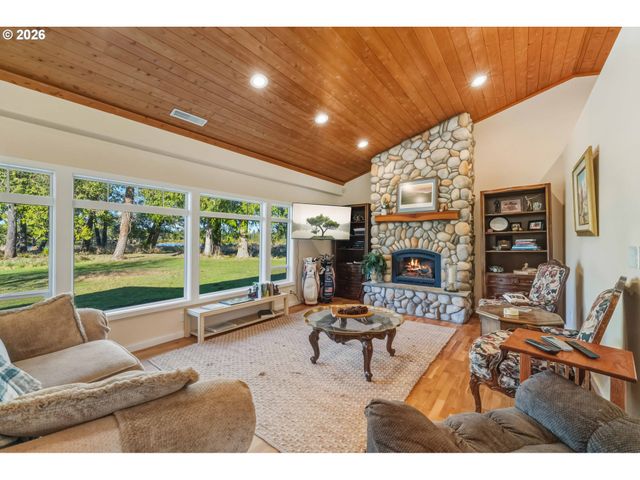 54601 WINTERBERRY Dr, Bandon, OR 97411