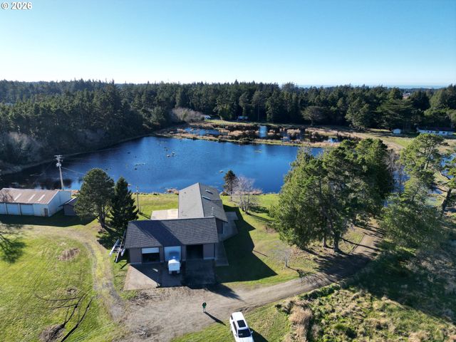 54601 WINTERBERRY Dr, Bandon, OR 97411