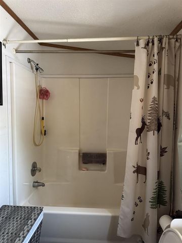 3330 N CASALOMA DRIVE, Appleton, WI 54913