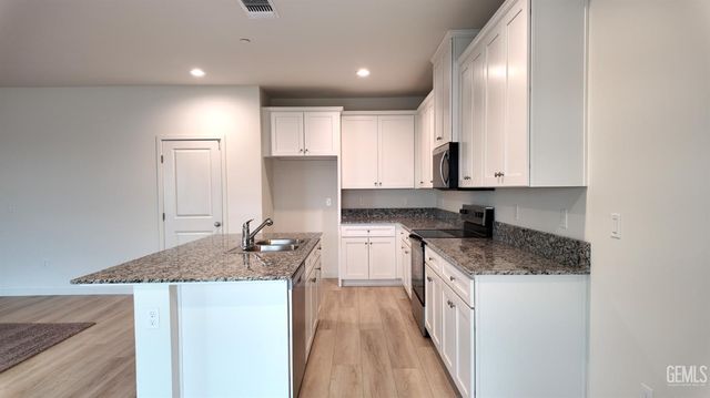 1404 Hobbs Lane, Bakersfield, CA 93307