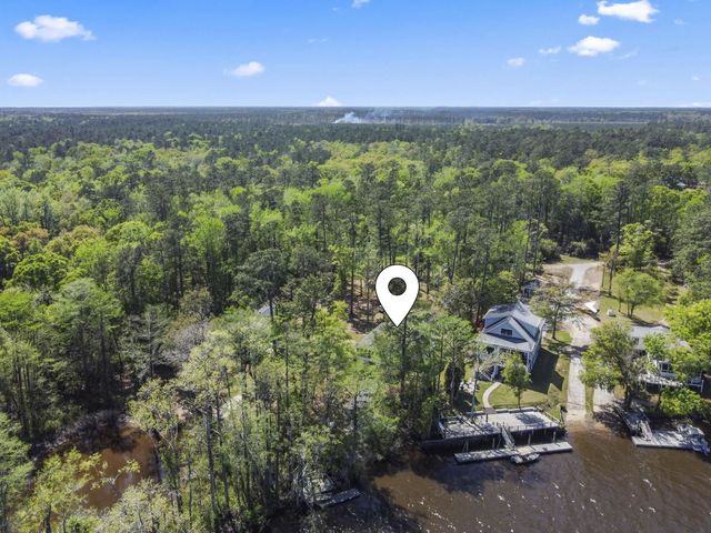 417 Frederick Dr., Georgetown, SC 29440