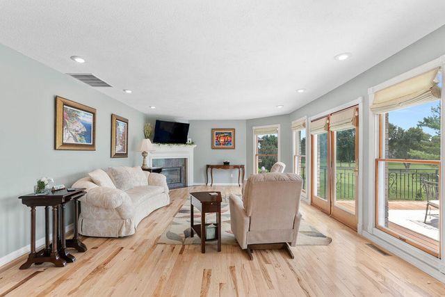 4211 Greenbriar Drive, Nixa, MO 65714
