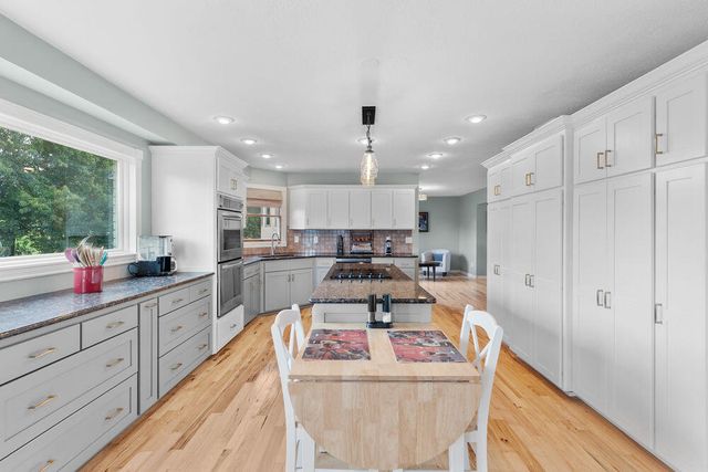 4211 Greenbriar Drive, Nixa, MO 65714