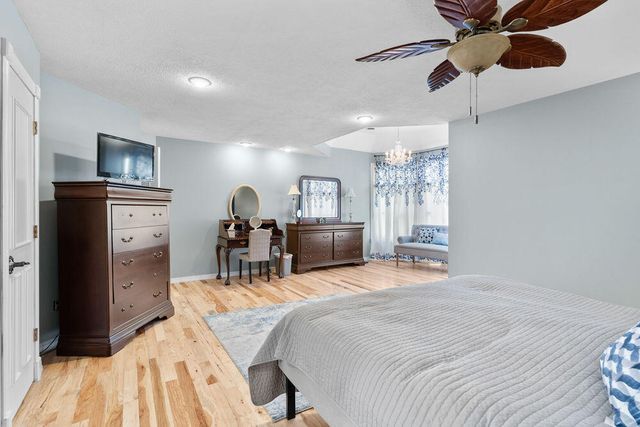4211 Greenbriar Drive, Nixa, MO 65714