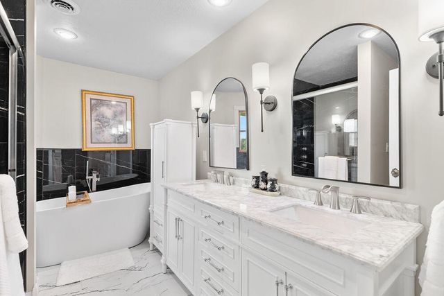 4211 Greenbriar Drive, Nixa, MO 65714