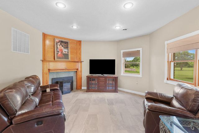4211 Greenbriar Drive, Nixa, MO 65714