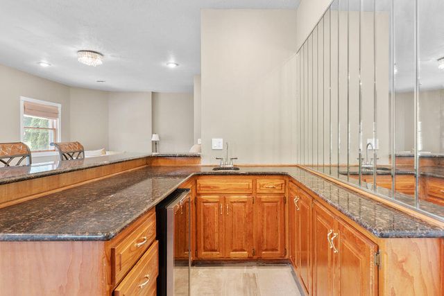 4211 Greenbriar Drive, Nixa, MO 65714