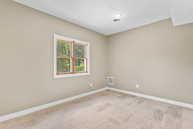 4211 Greenbriar Drive, Nixa, MO 65714