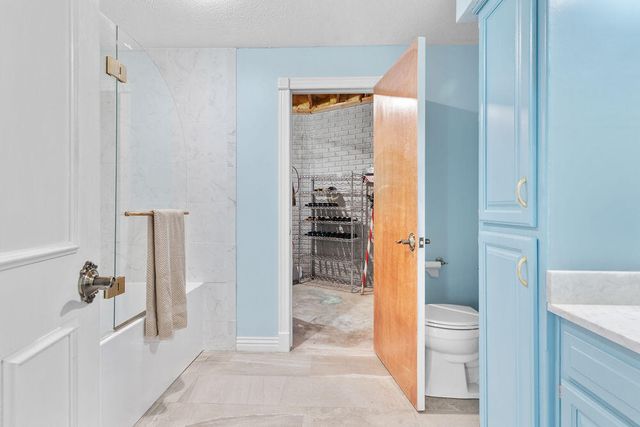 4211 Greenbriar Drive, Nixa, MO 65714