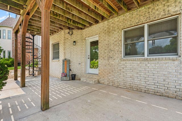 4211 Greenbriar Drive, Nixa, MO 65714