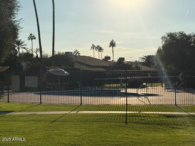 7615 E MINNEZONA Avenue, Scottsdale, AZ 85251