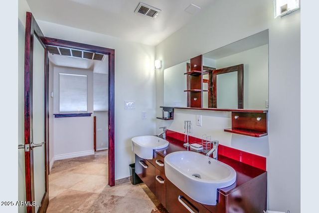 7615 E MINNEZONA Avenue, Scottsdale, AZ 85251