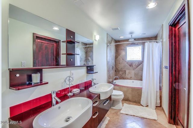 7615 E MINNEZONA Avenue, Scottsdale, AZ 85251