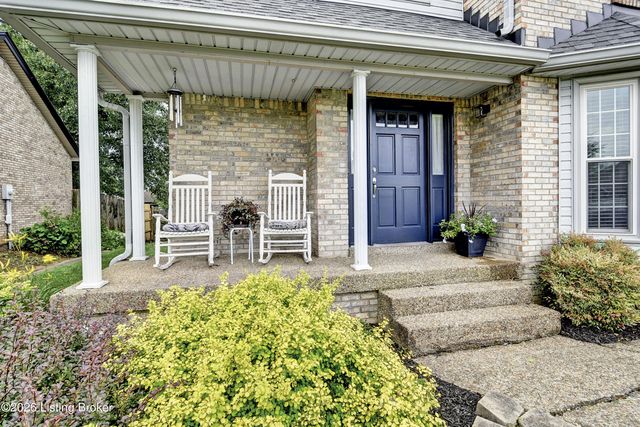 4924 Hunters Point Cir, Louisville, KY 40216