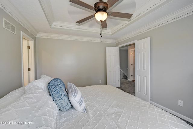 4924 Hunters Point Cir, Louisville, KY 40216
