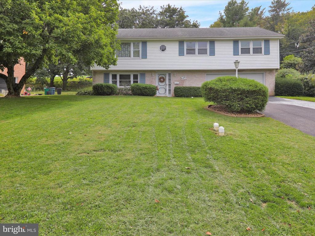 1266 WILSON AVE, Lancaster, PA 17603