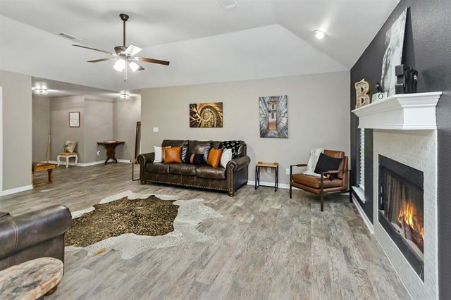 3300 Michelle Avenue, Vidor, TX 77662