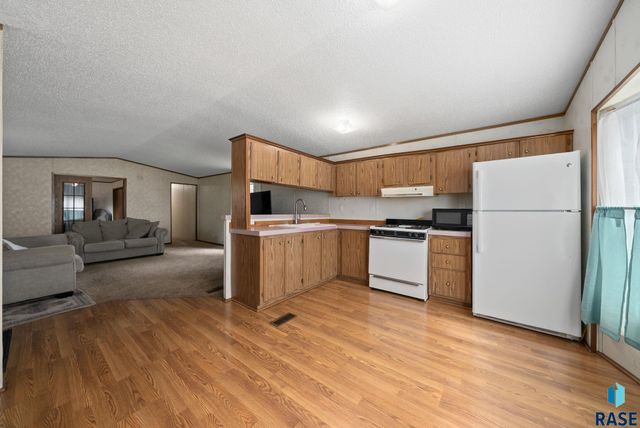 4610 W 15th Pl Place, Sioux Falls, SD 57106