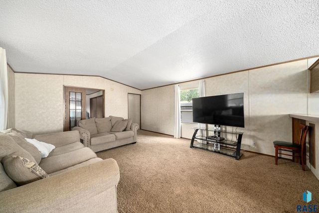 4610 W 15th Pl Place, Sioux Falls, SD 57106
