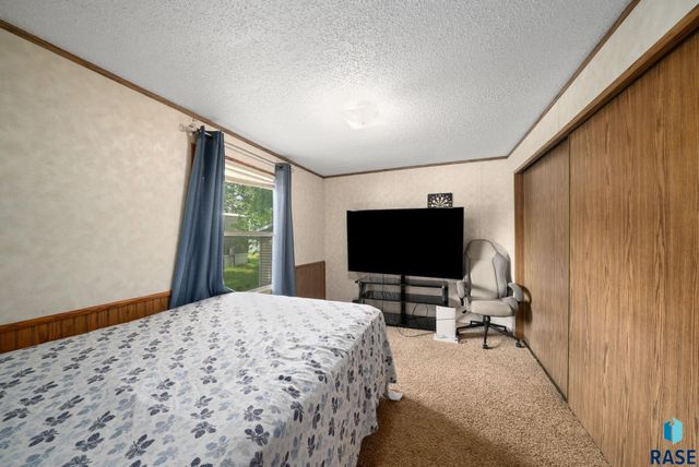4610 W 15th Pl Place, Sioux Falls, SD 57106