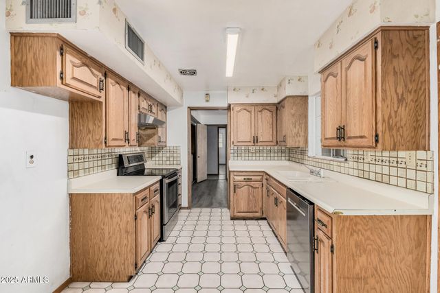 1418 W Keim Drive, Phoenix, AZ 85013