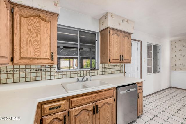 1418 W Keim Drive, Phoenix, AZ 85013