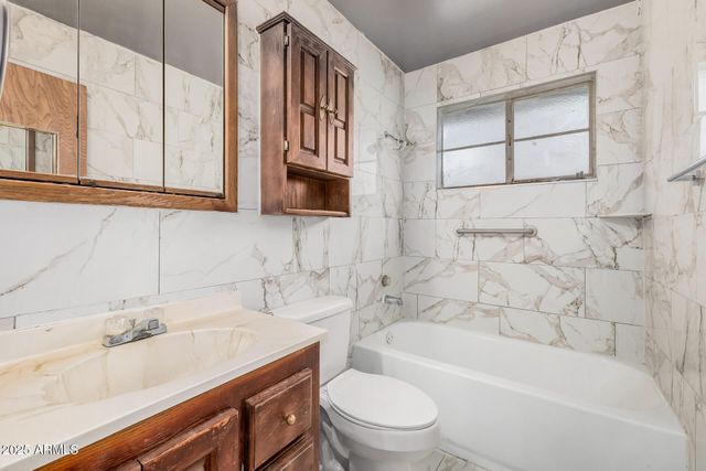 1418 W Keim Drive, Phoenix, AZ 85013