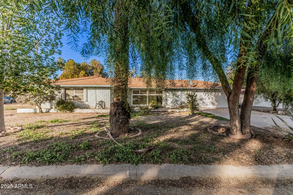 1418 W Keim Drive, Phoenix, AZ 85013