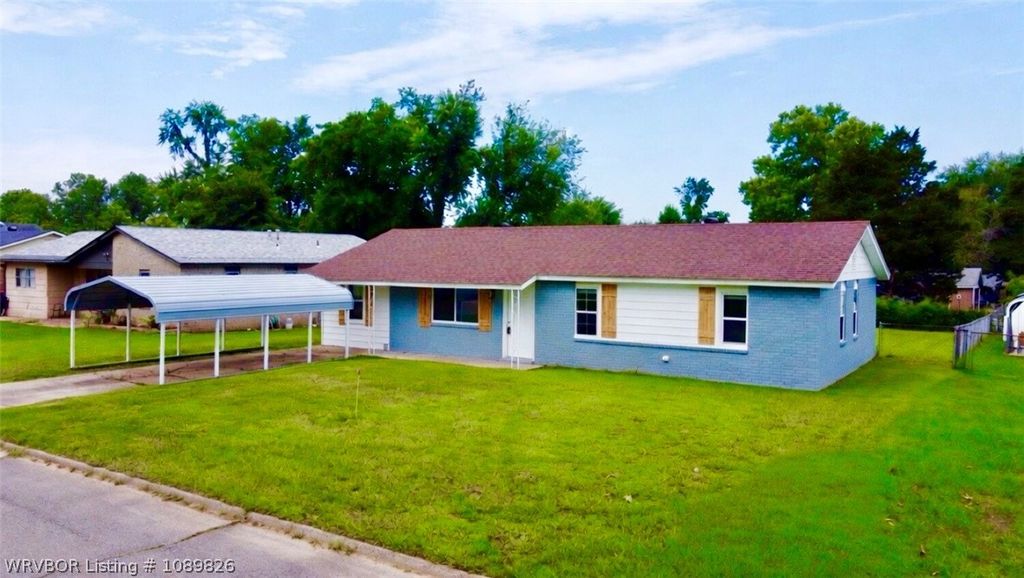 110 42nd, Van Buren, AR 72956