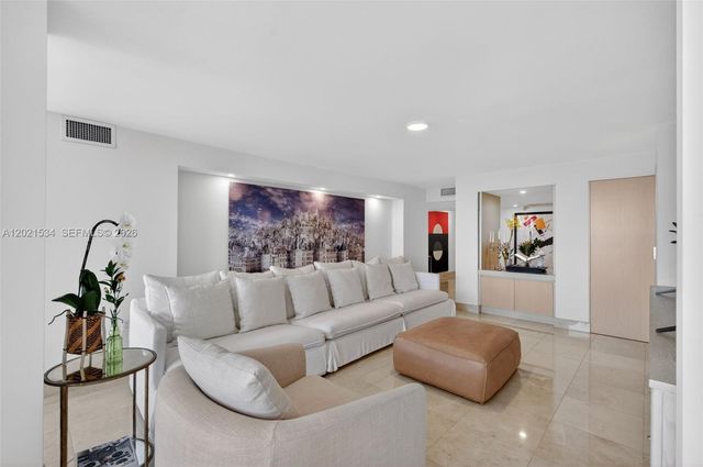 2 Grove Isle Drive B801802, Miami, FL 33133