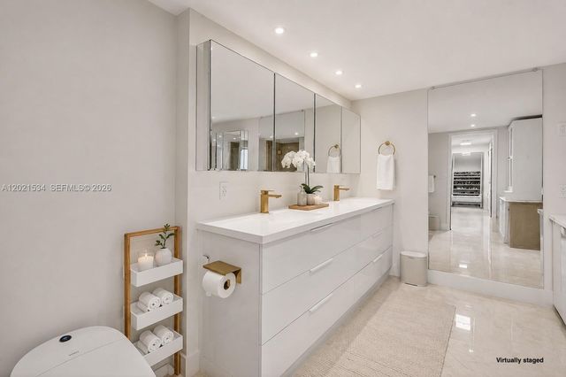 2 Grove Isle Drive B801802, Miami, FL 33133