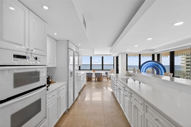 2 Grove Isle Drive B801802, Miami, FL 33133