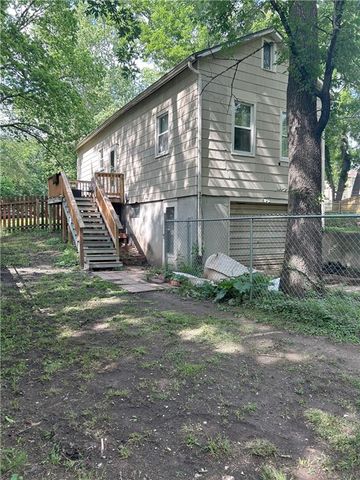 719 S Walnut Street, Leavenworth, KS 66048